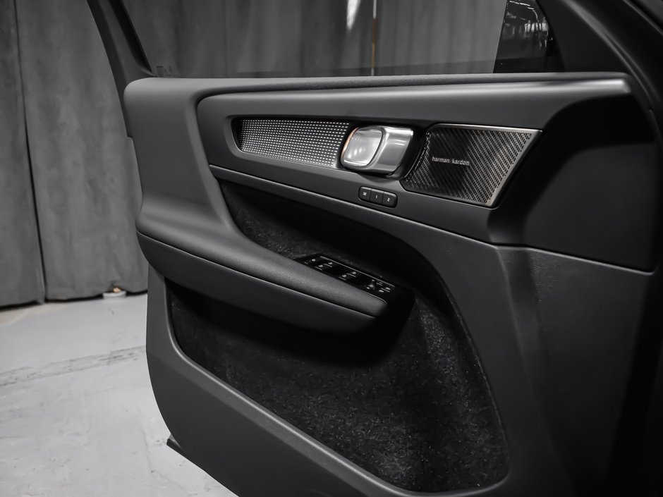 Volvo XC40 T5 R-DESIGN CLIMATE HARMAN KARDON 2022-9