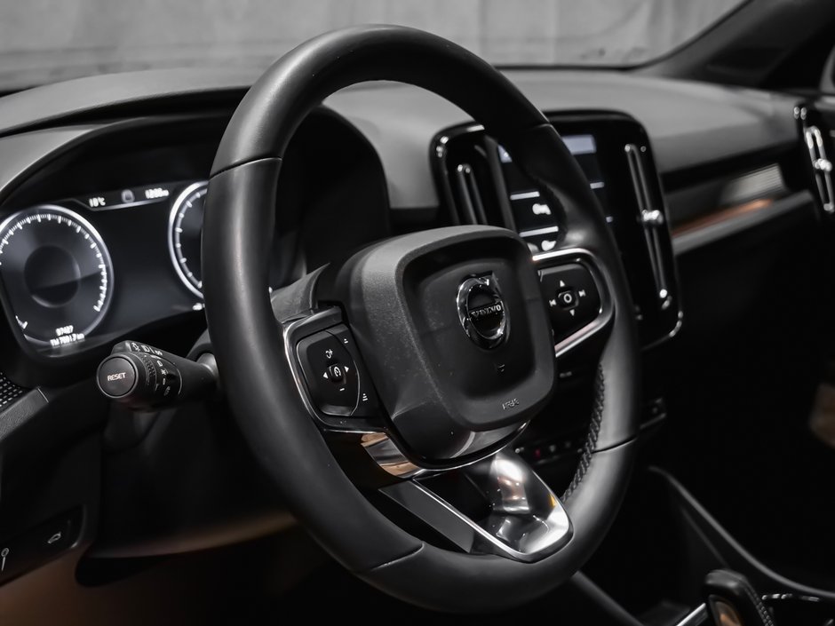 Volvo XC40 T5 R-DESIGN CLIMATE HARMAN KARDON 2022-8