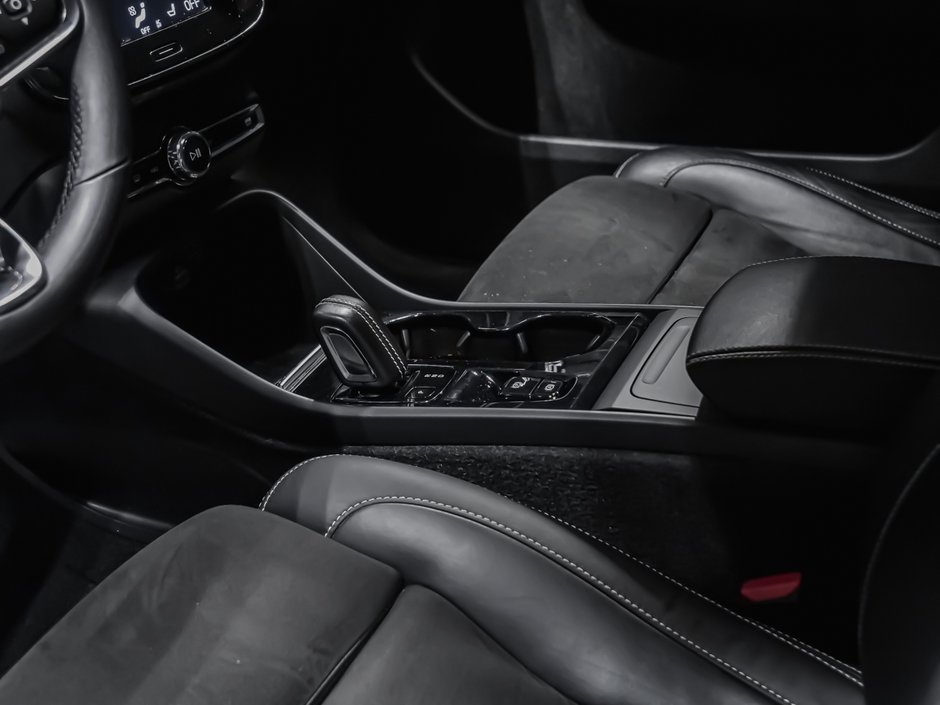 Volvo XC40 T5 R-DESIGN CLIMATE HARMAN 2022-7