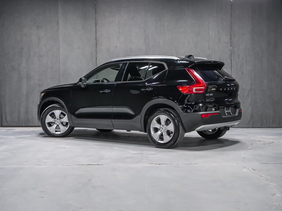 Volvo XC40 T5 MOMENTUM 2022-4