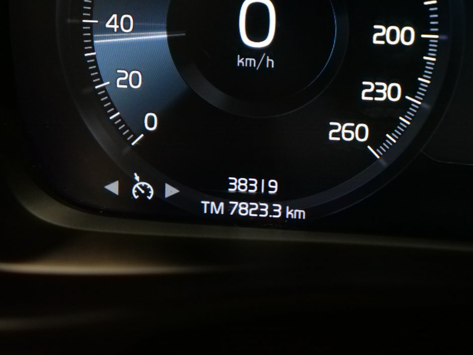 Volvo XC40 T5 MOMENTUM 2022-10