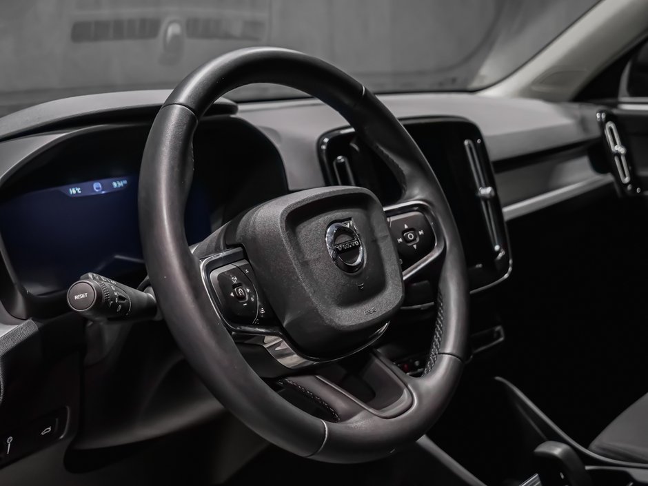 Volvo XC40 T5 MOMENTUM 2022-8