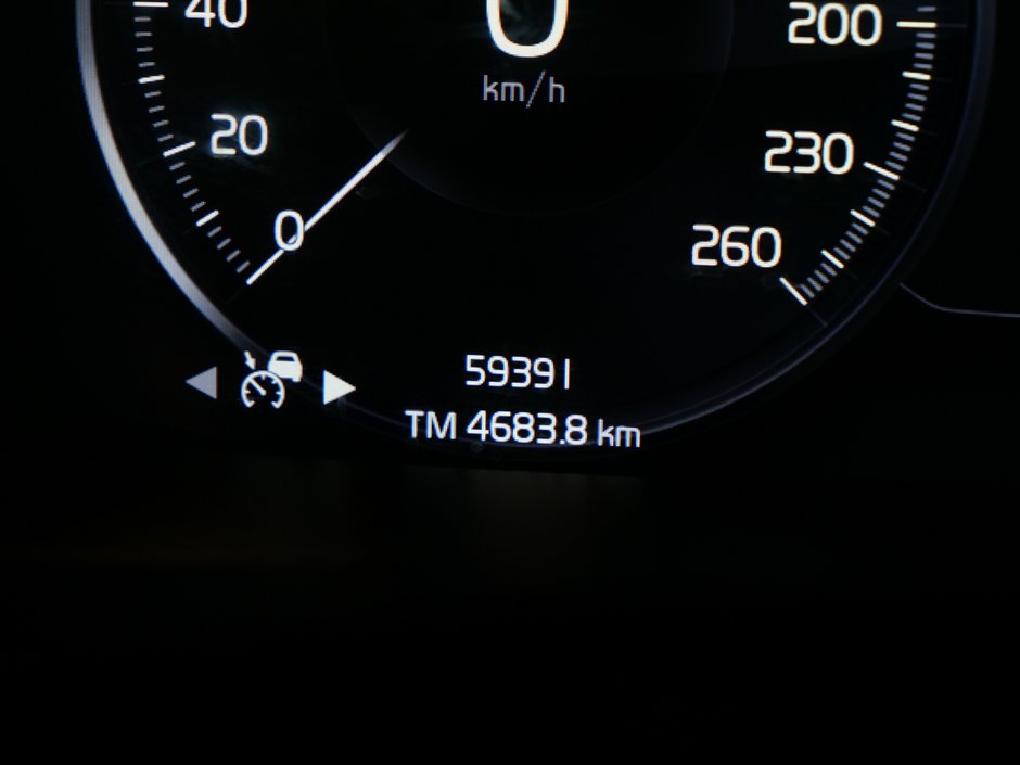 2022 Volvo XC40 T5 INSCRIPTION-9