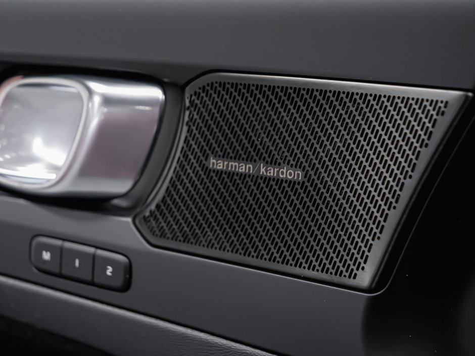 Volvo XC40 T5 R-DESIGN CLIMATE 2022-10