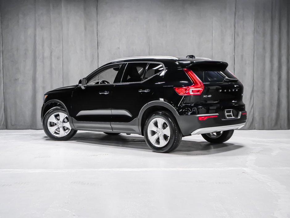 2022 Volvo XC40 T4 MOMENTUM CLIMATE-3