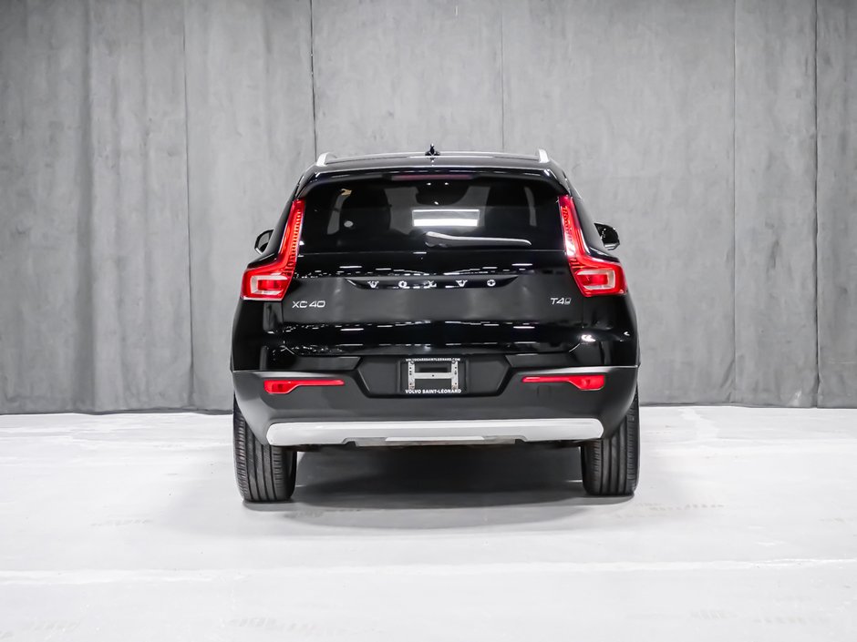 2022 Volvo XC40 T4 MOMENTUM CLIMATE-4