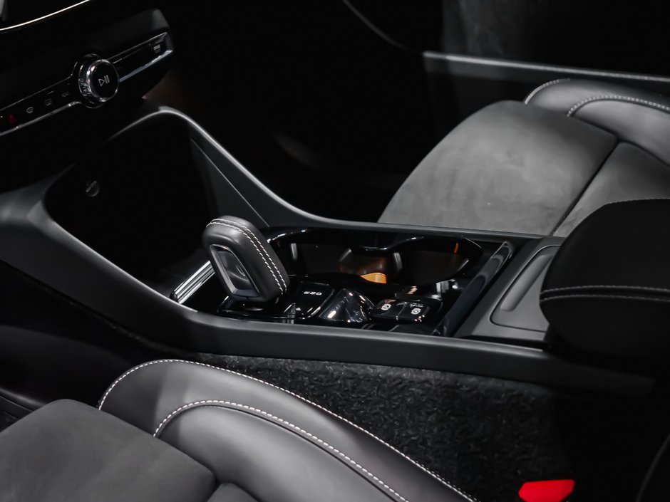 Volvo XC40 R-Design Harman Kardon 2022-6