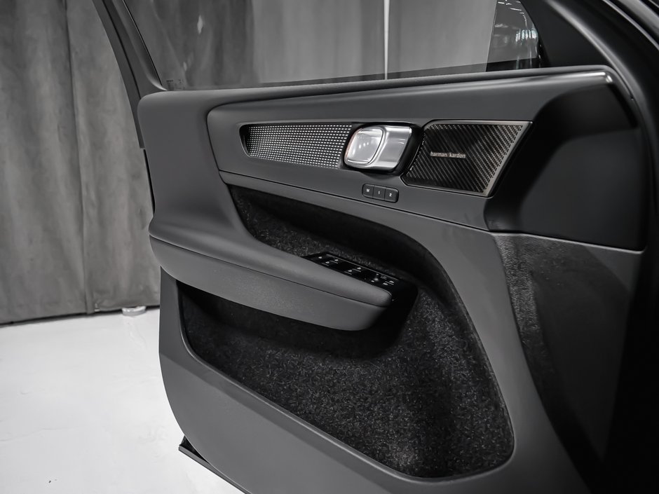 Volvo XC40 R-Design Harman Kardon 2022-9