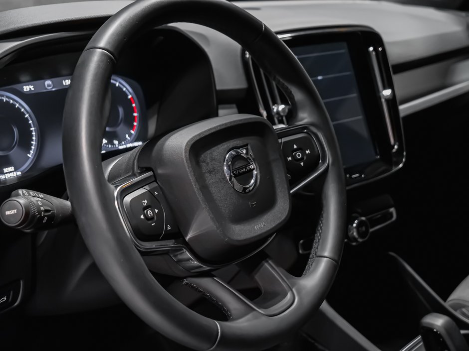 2022 Volvo XC40 T4 MOMENTUM PREMIUM-7
