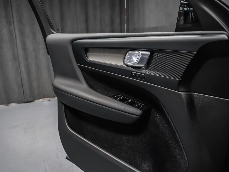 Volvo XC40 B5 PLUS DARK WITH CLIMATE POLESTAR 2023-11