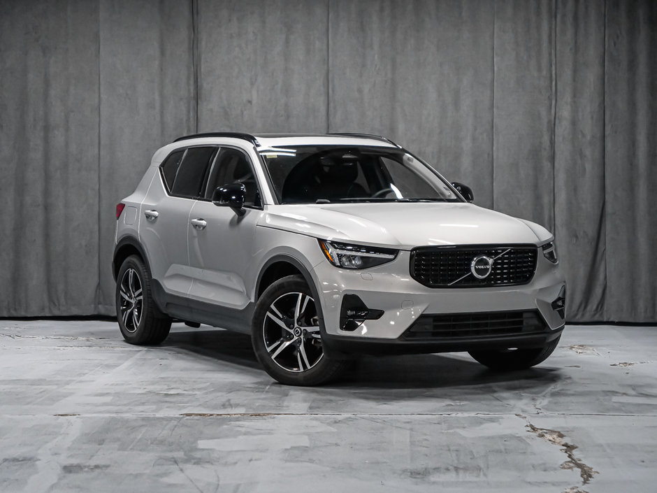 Volvo XC40 Plus Dark Theme 2023-6