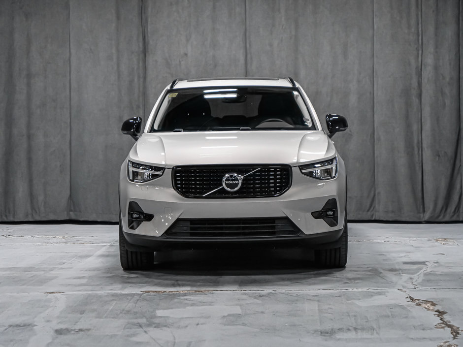 Volvo XC40 Plus Dark Theme 2023-7