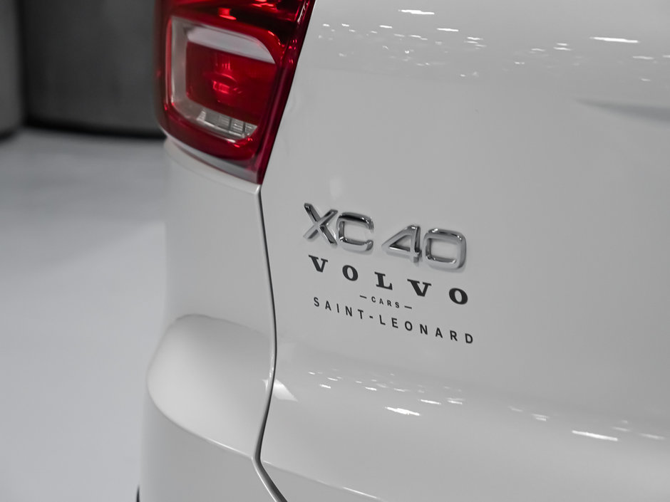 Volvo XC40 B5 PLUS BRIGHT CLIMATE 2023-9