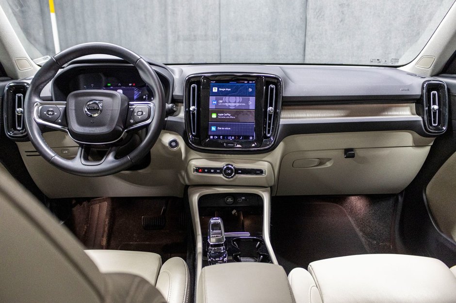 2023 Volvo XC40 B5 ULTIMATE DARK POLESTAR-12