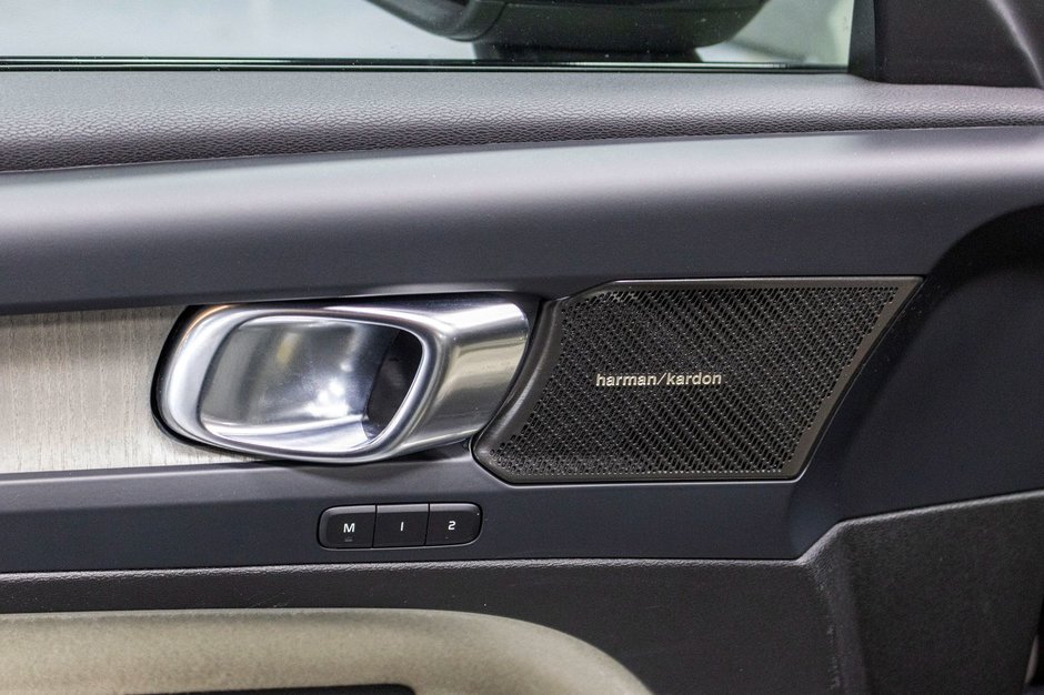 2023 Volvo XC40 B5 ULTIMATE DARK POLESTAR-20