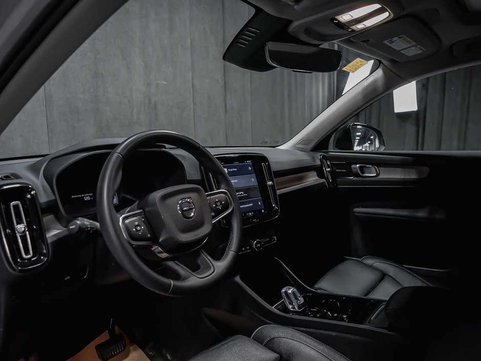 Volvo XC40 B5 ULTIMATE DARK 2023-6