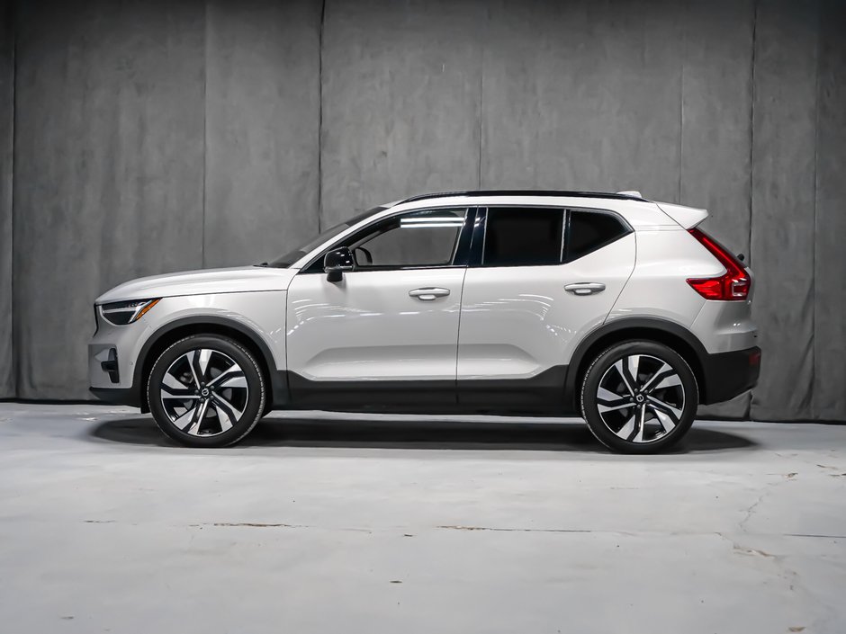 Volvo XC40 B5 ULTIMATE DARK 2023-2