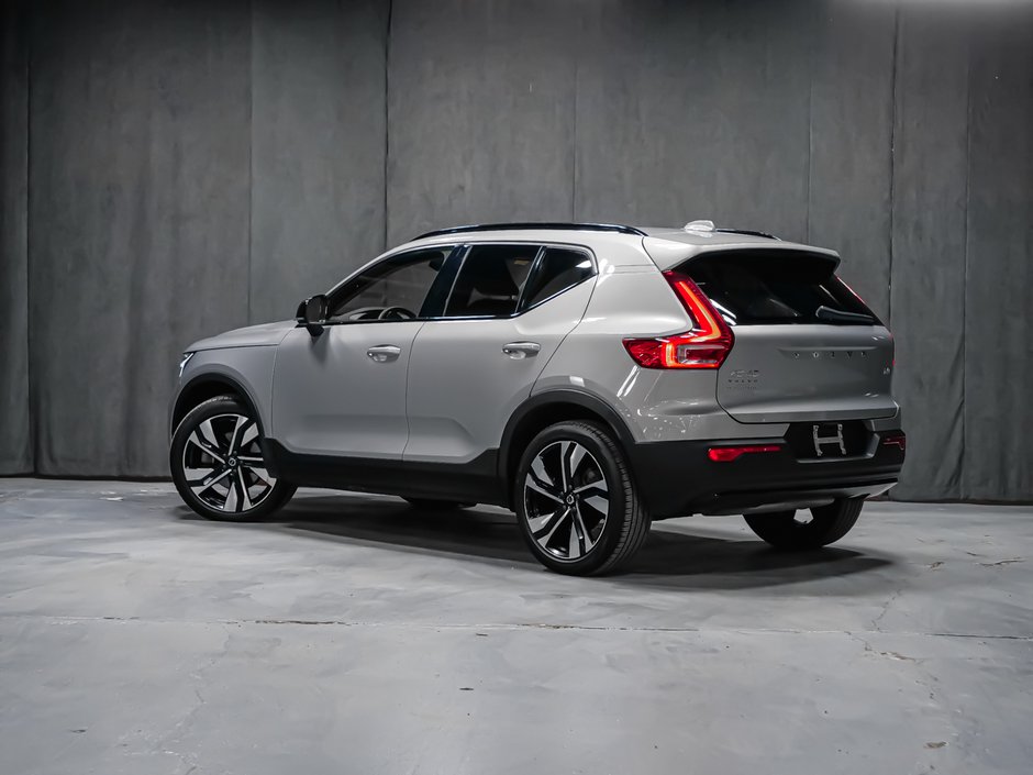 Volvo XC40 B5 ULTIMATE DARK 2023-3