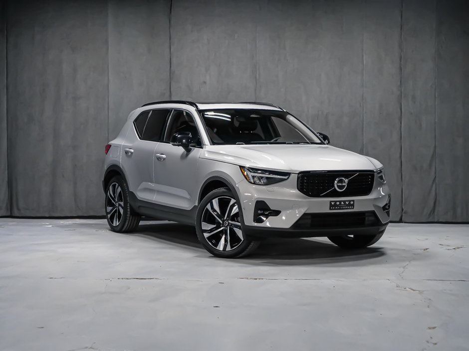 Volvo XC40 B5 ULTIMATE DARK 2023-1