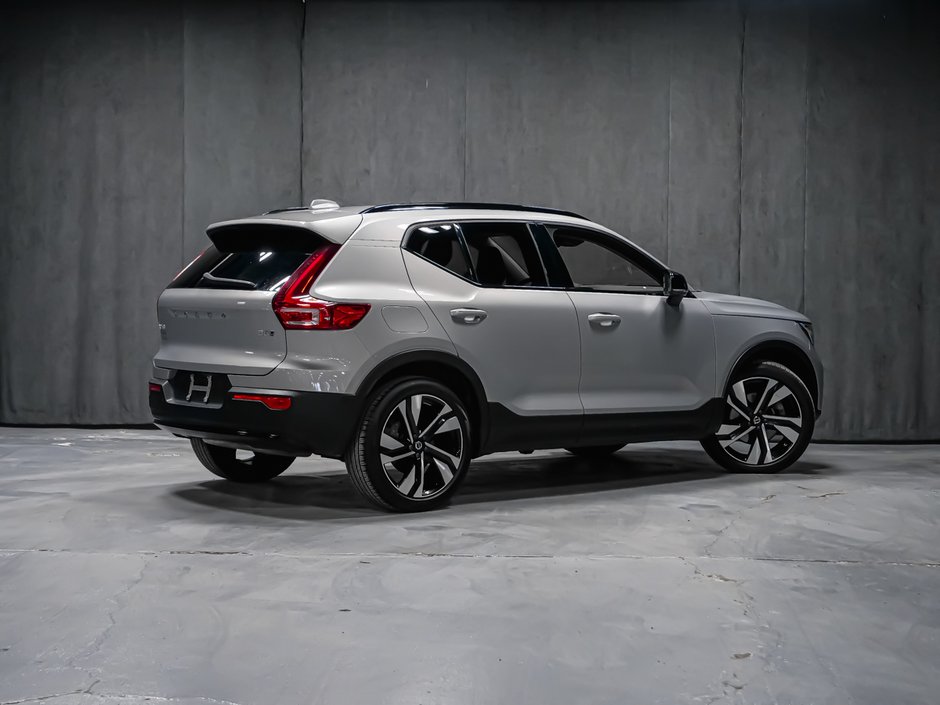 Volvo XC40 B5 ULTIMATE DARK 2023-4