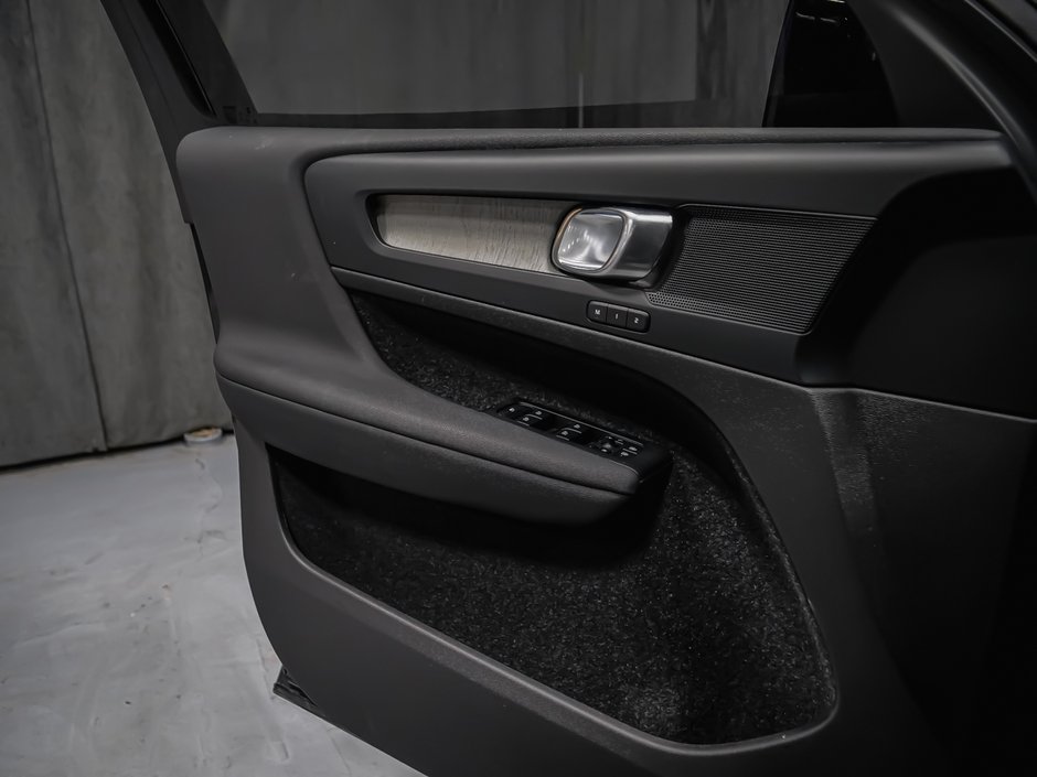 Volvo XC40 B5 PLUS BRIGHT CLIMATE 2023-10