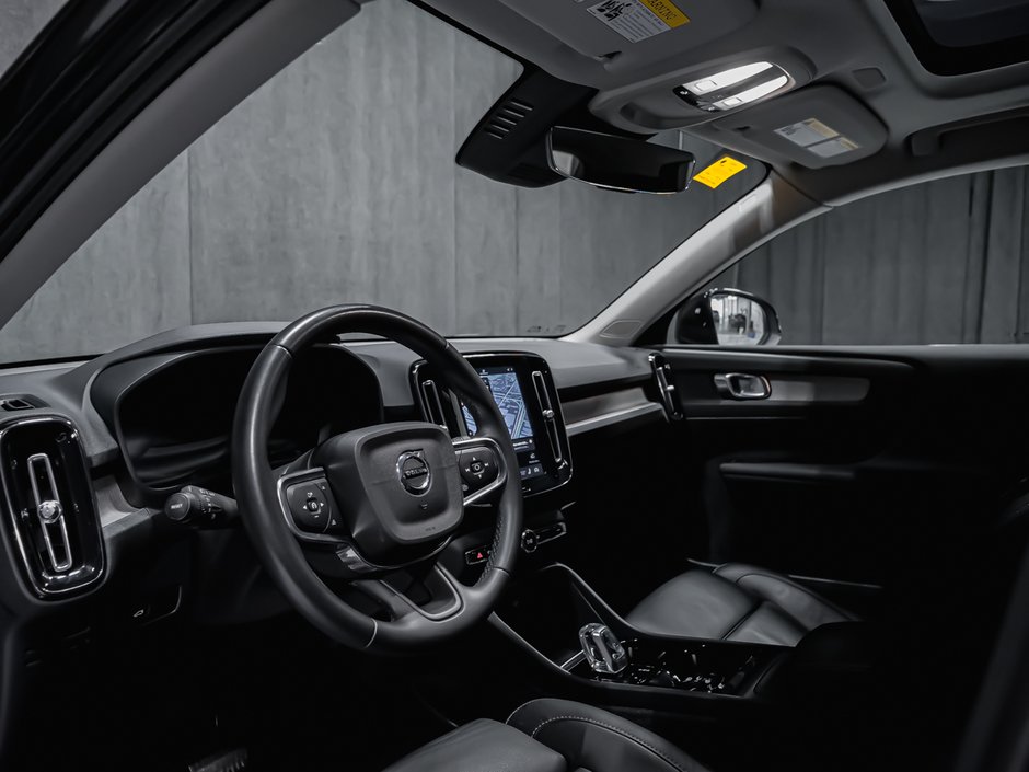 2023 Volvo XC40 B5 PLUS DARK-5