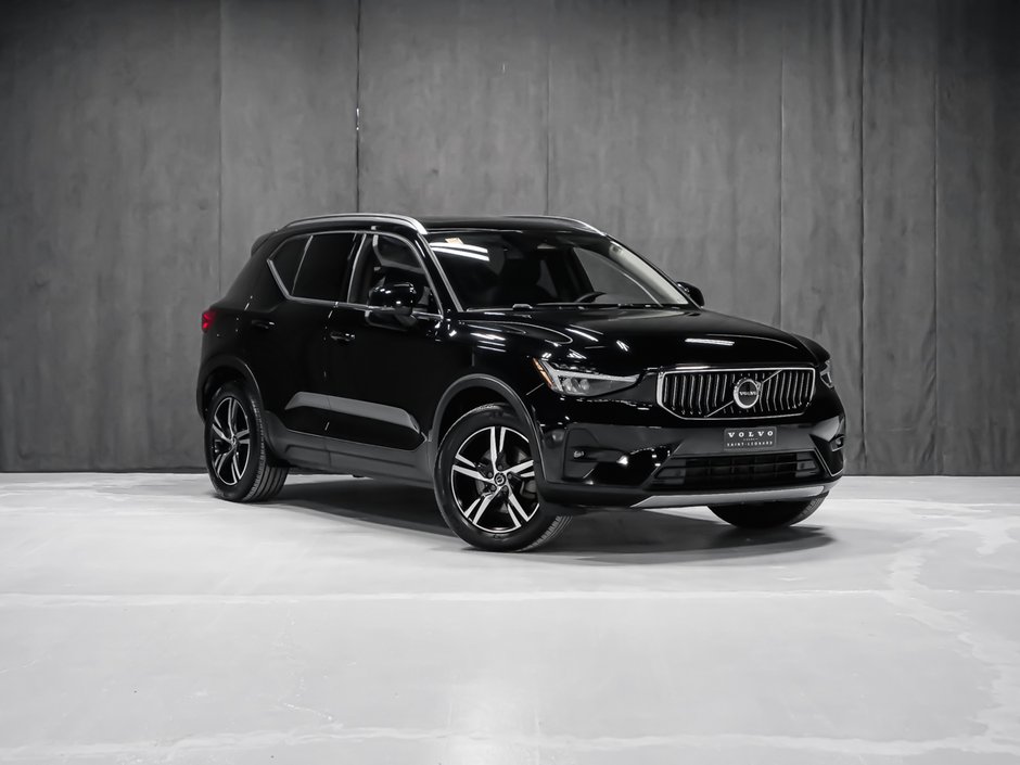 2023 Volvo XC40 B5 PLUS DARK-1