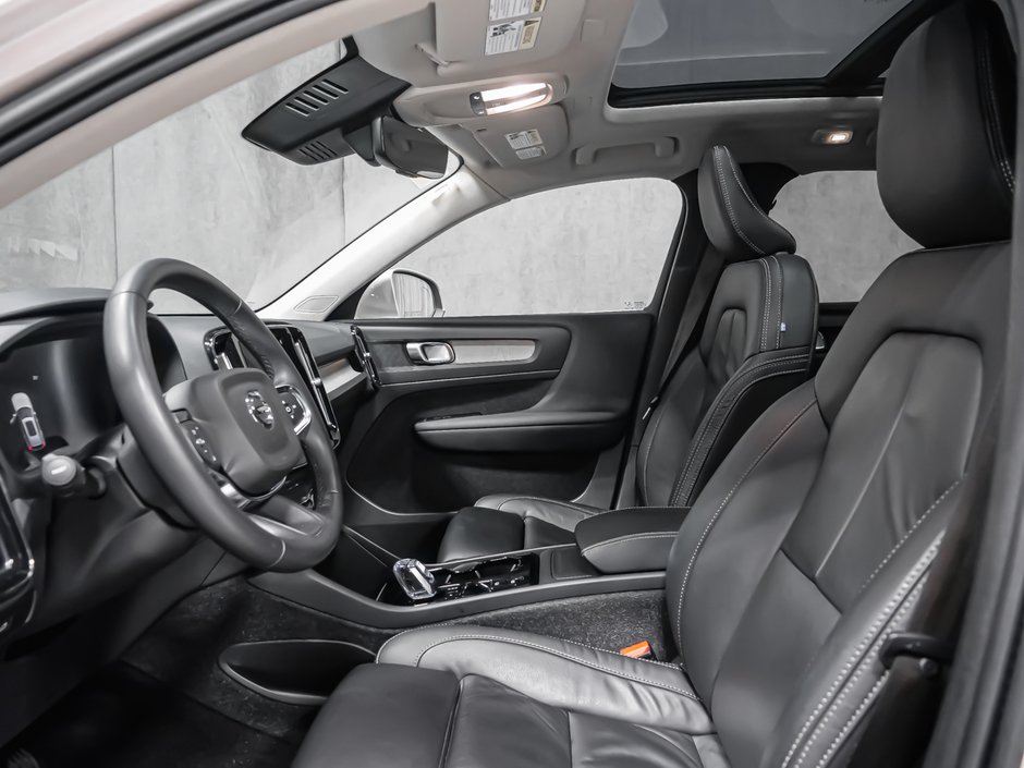 2023 Volvo XC40 B5 PLUS BRIGHT CLIMATE-10