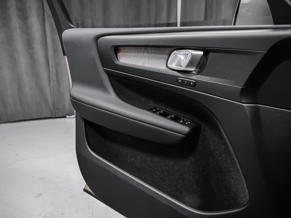 2023 Volvo XC40 B5 PLUS BRIGHT CLIMATE-8