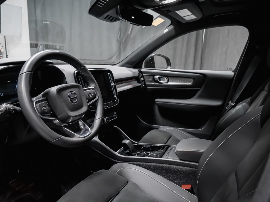 Volvo XC40 B5 PLUS DARK HARMAN KARDON 2023-1