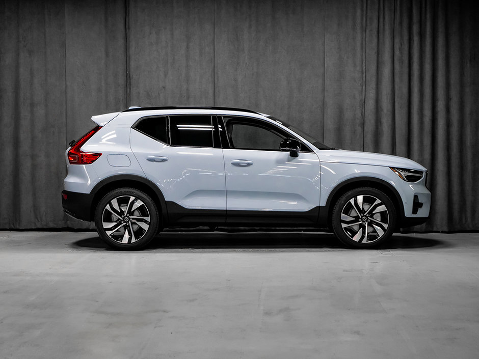 2024 Volvo XC40 PLUS DARK THEME | #V24007 | Volvo Cars Saint-Léonard in ...