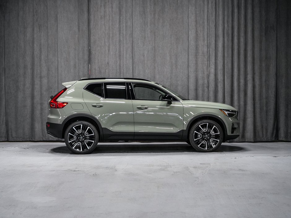 2024 Volvo XC40 ULTIMATE DARK THEME V24026 Volvo Cars SaintLéonard in Montreal