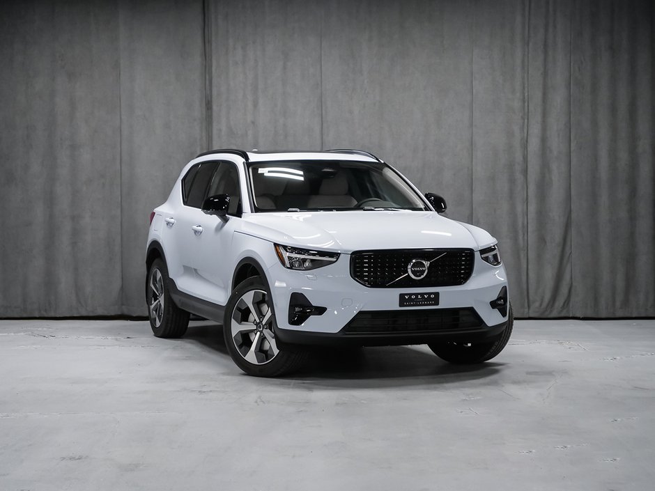 2024 Volvo XC40 PLUS DARK THEME V24093 Volvo Cars SaintLéonard in