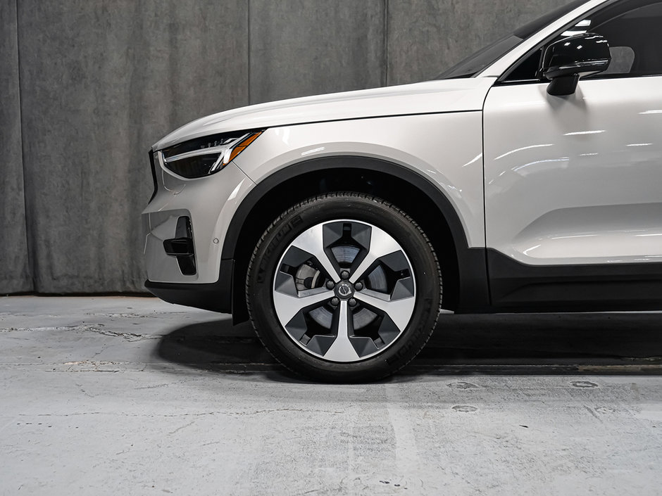 2024 Volvo XC40 B5 PLUS DARK CLIMATE-8