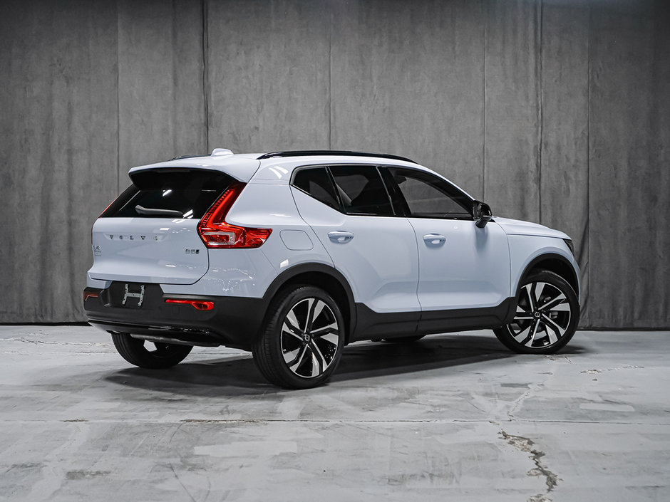 2024 Volvo XC40 B5 PLUS DARK CLIMATE-4