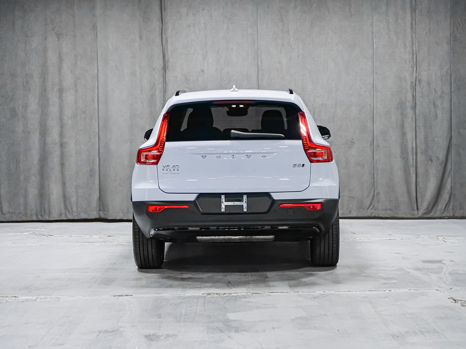 2024 Volvo XC40 B5 PLUS DARK CLIMATE-3