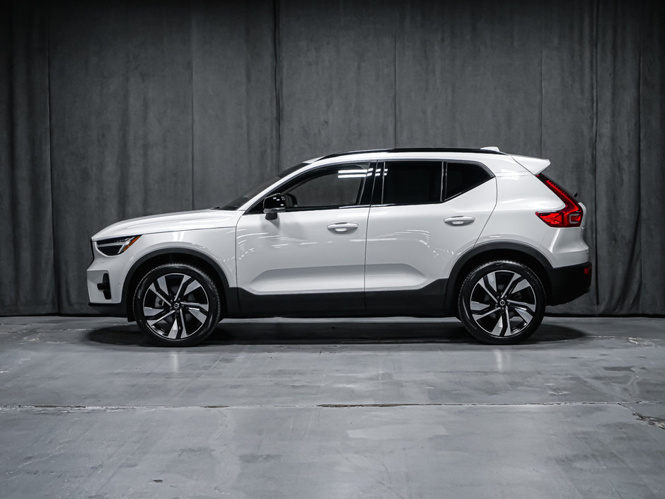 2024 Volvo XC40 PLUS DARK-1