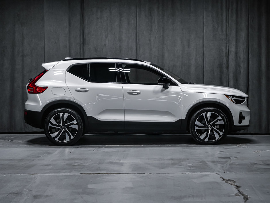 2024 Volvo XC40 PLUS DARK-5