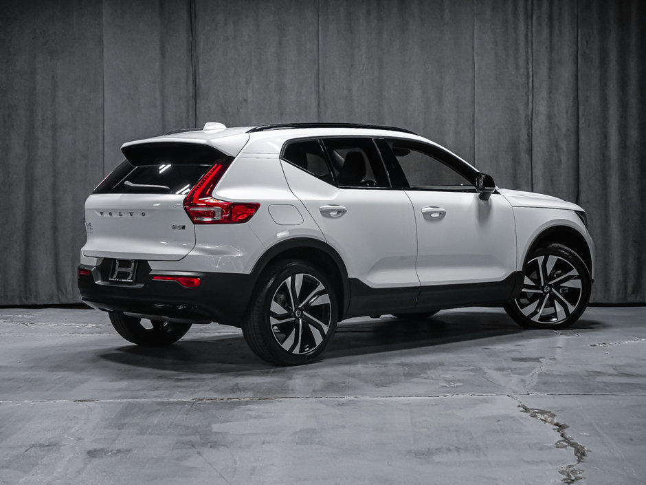 2024 Volvo XC40 PLUS DARK-4