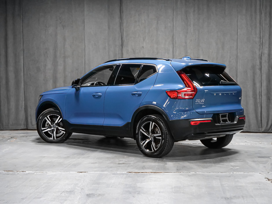 Volvo XC40 CORE 2024-2