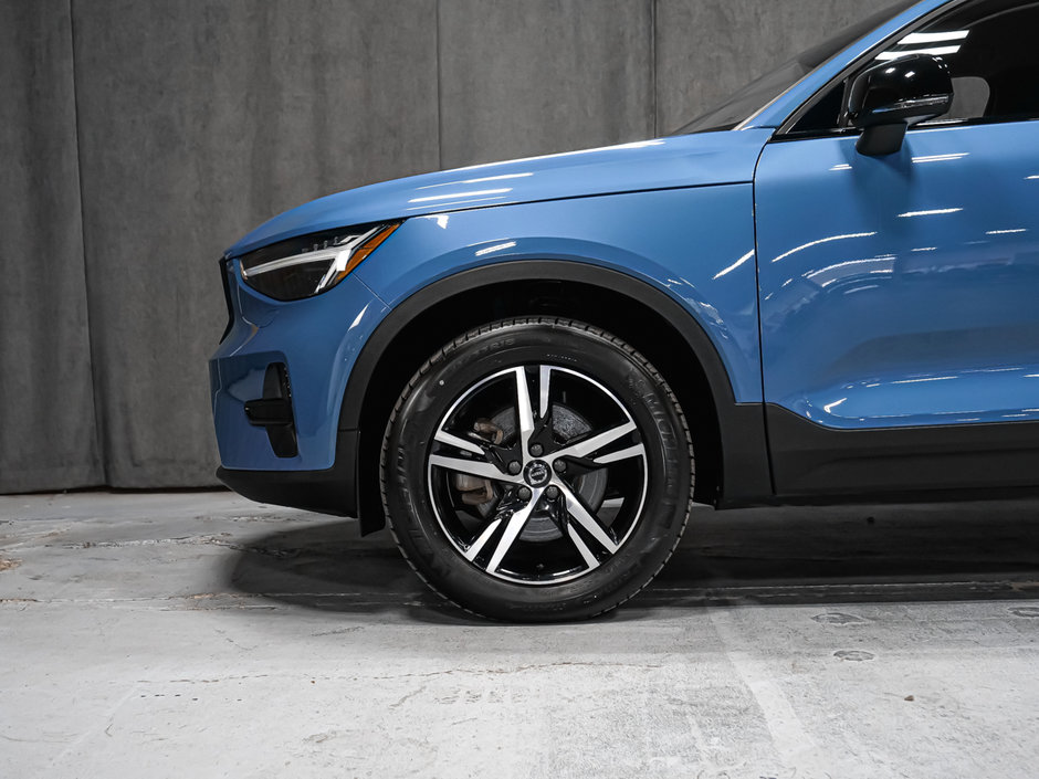 Volvo XC40 CORE 2024-8