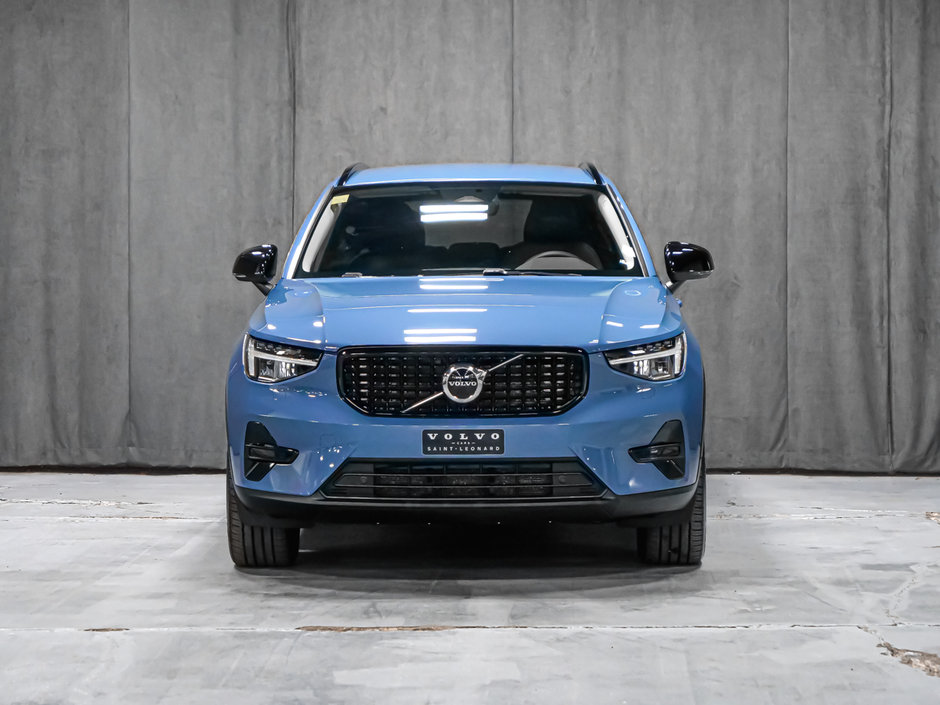 Volvo XC40 CORE 2024-7