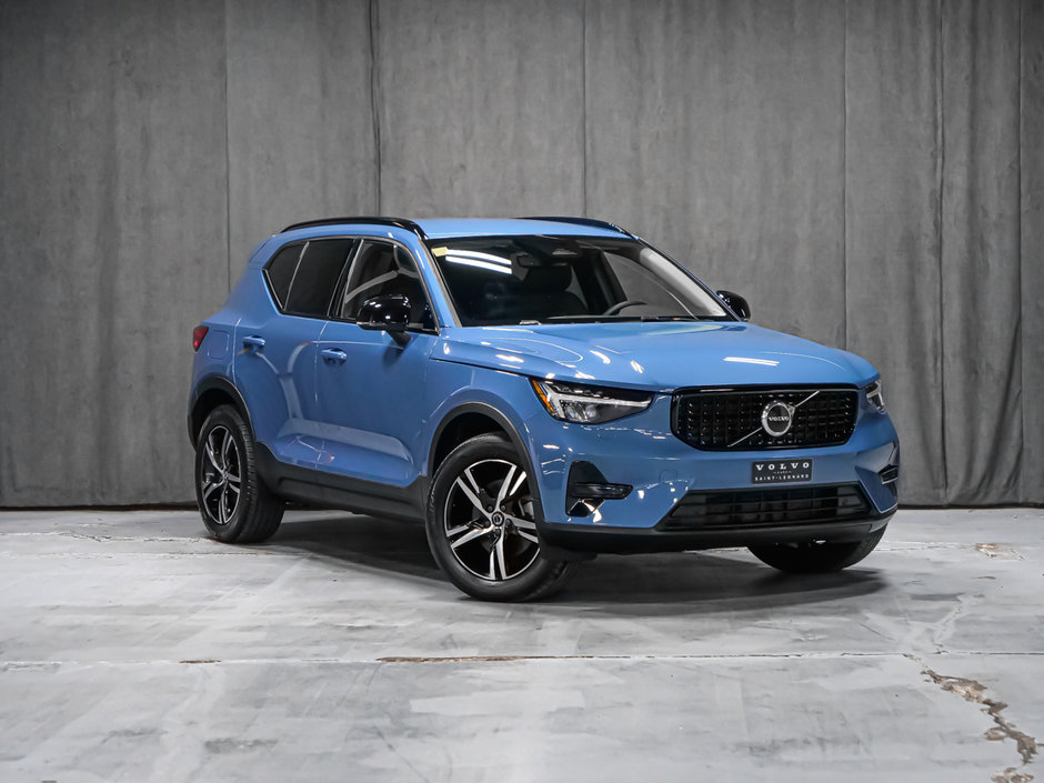 Volvo XC40 CORE 2024-6