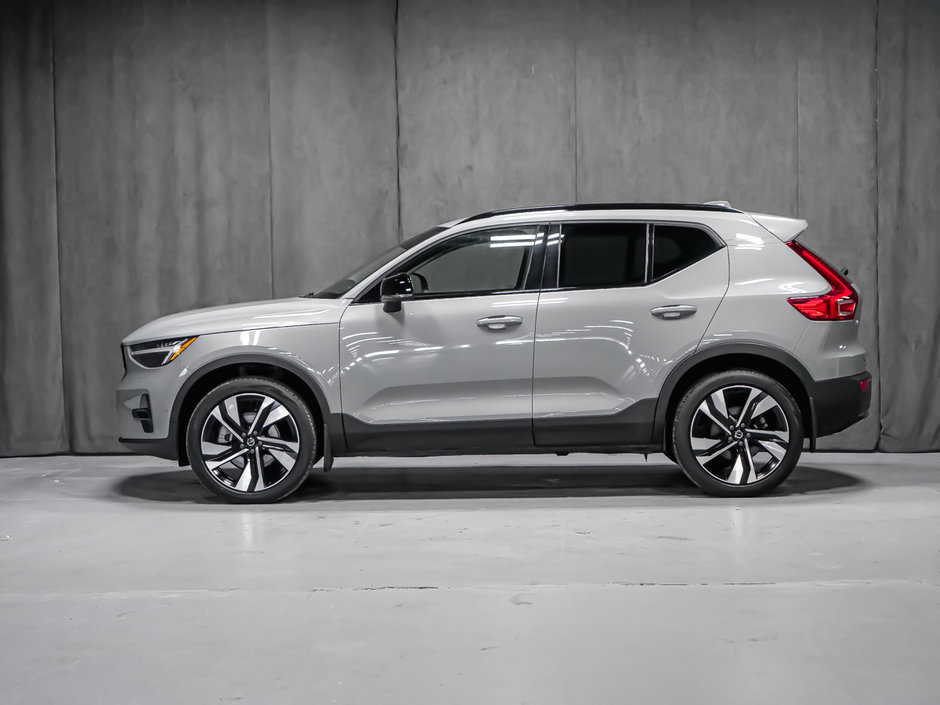 2024 Volvo XC40 B5 PLUS DARK CLIMATE-3