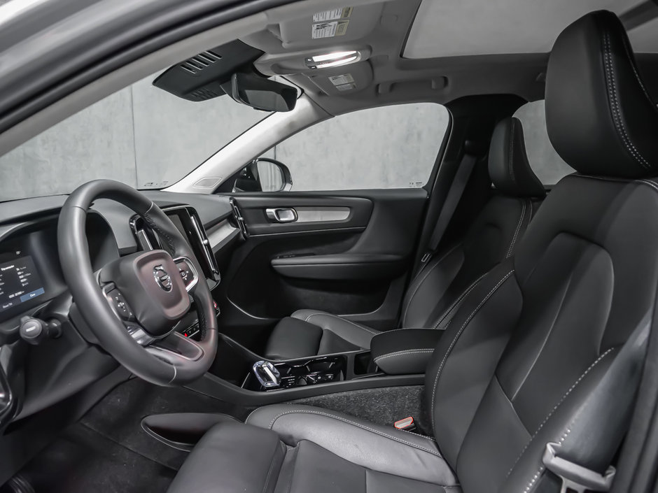 2024 Volvo XC40 B5 PLUS DARK CLIMATE-10