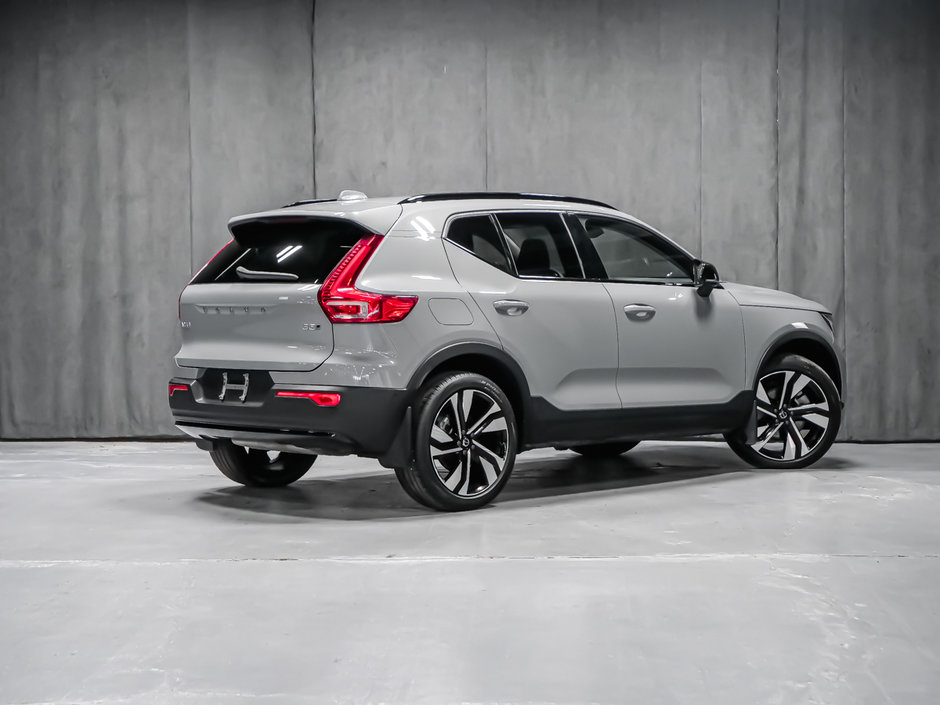 2024 Volvo XC40 B5 PLUS DARK CLIMATE-4
