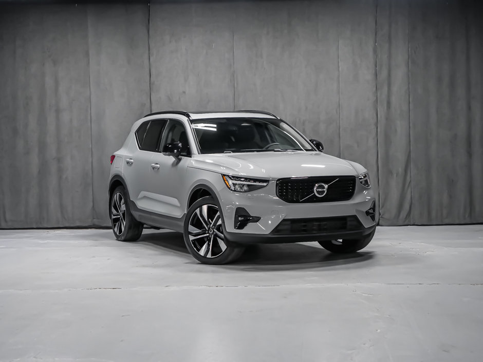 2024 Volvo XC40 B5 PLUS DARK CLIMATE-1