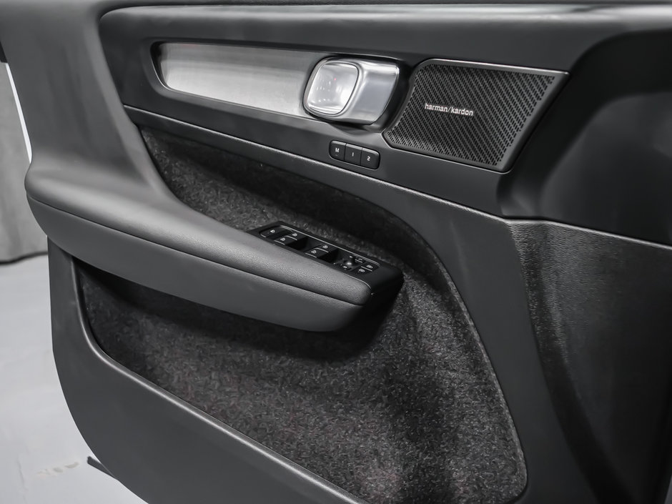 2024 Volvo XC40 B5 PLUS BRIGHT CLIMATE HARMAN KARDON-7