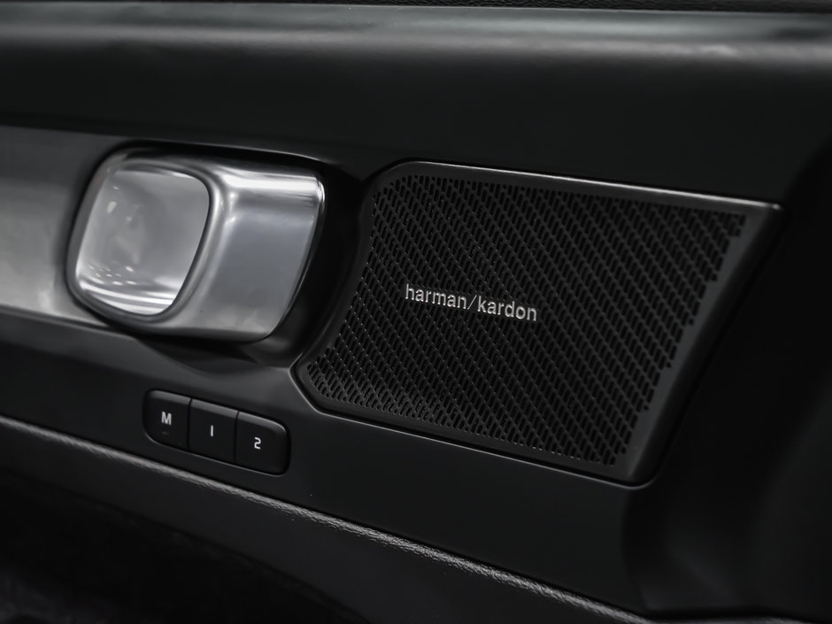 2024 Volvo XC40 B5 PLUS BRIGHT CLIMATE HARMAN KARDON-8