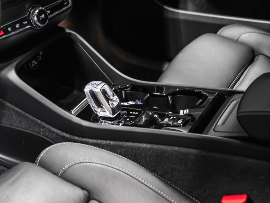 Volvo XC40 B5 PLUS BRIGHT CLIMATE 2024-7
